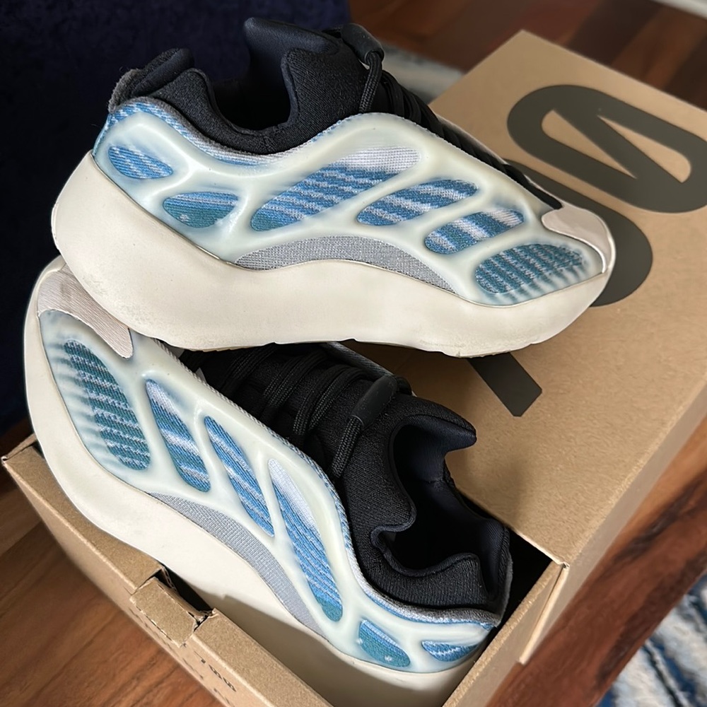Yeezy 700